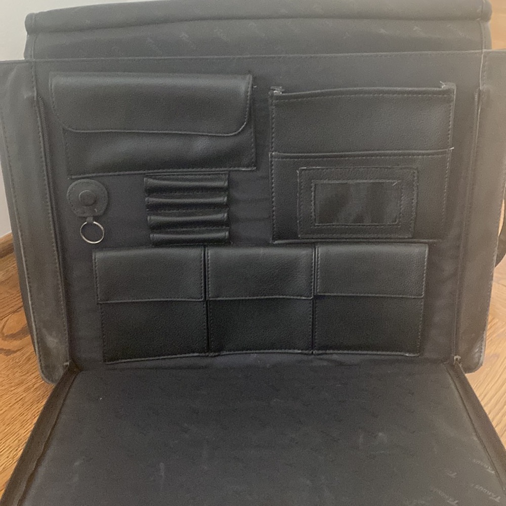 Targus Briefcase - Picture 6 of 13